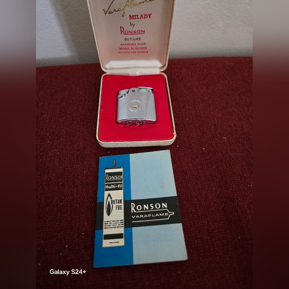 Silver Lighter - Picture 2 of 9